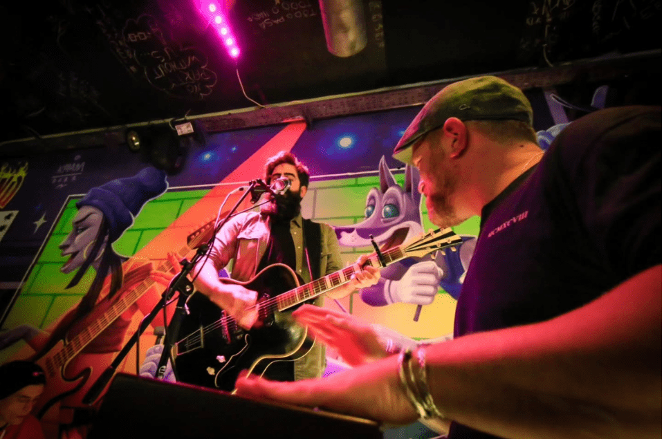 liveband-guitar-performance-underground-stage