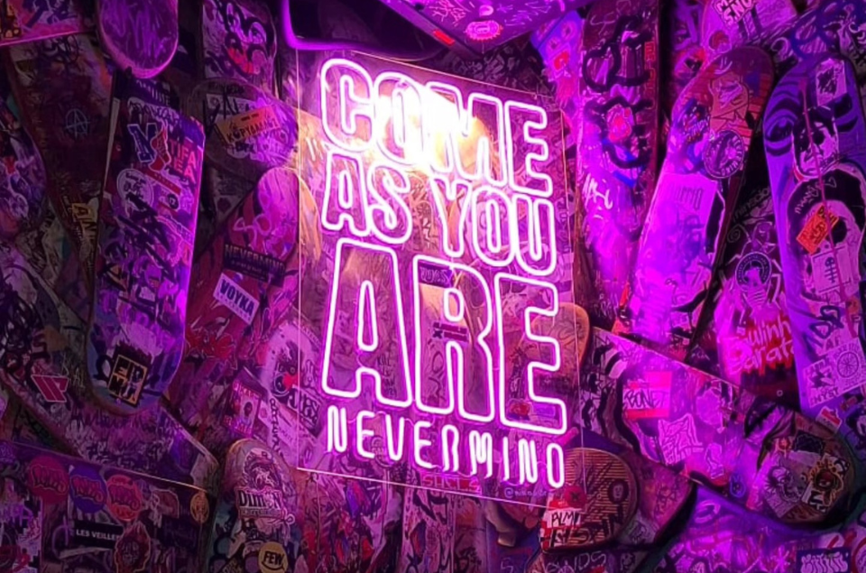 neon-sign-graffiti-skateboards-comeasyouare