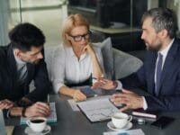 Por qué la autoridad digital del CEO ayuda a vender franquicias